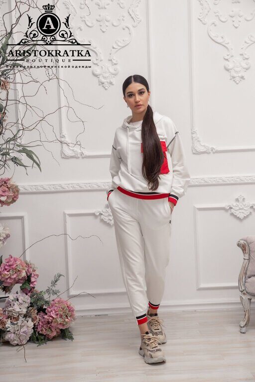 Роскошный Спортивный костюм белый ARISTOKRATKA